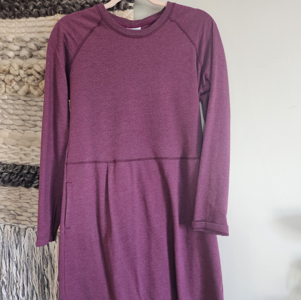Columbia long sleeve sweatshirt dress with pockets!
